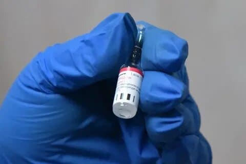 Авторитетный медицинский журнал The Lancet сообщил о эффективности вакцины «Спутник V»