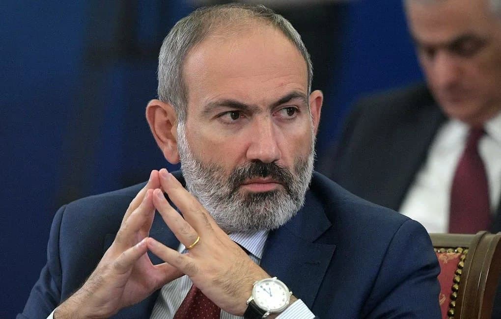 Премьер-министр Армении Пашинян уходит в отставку