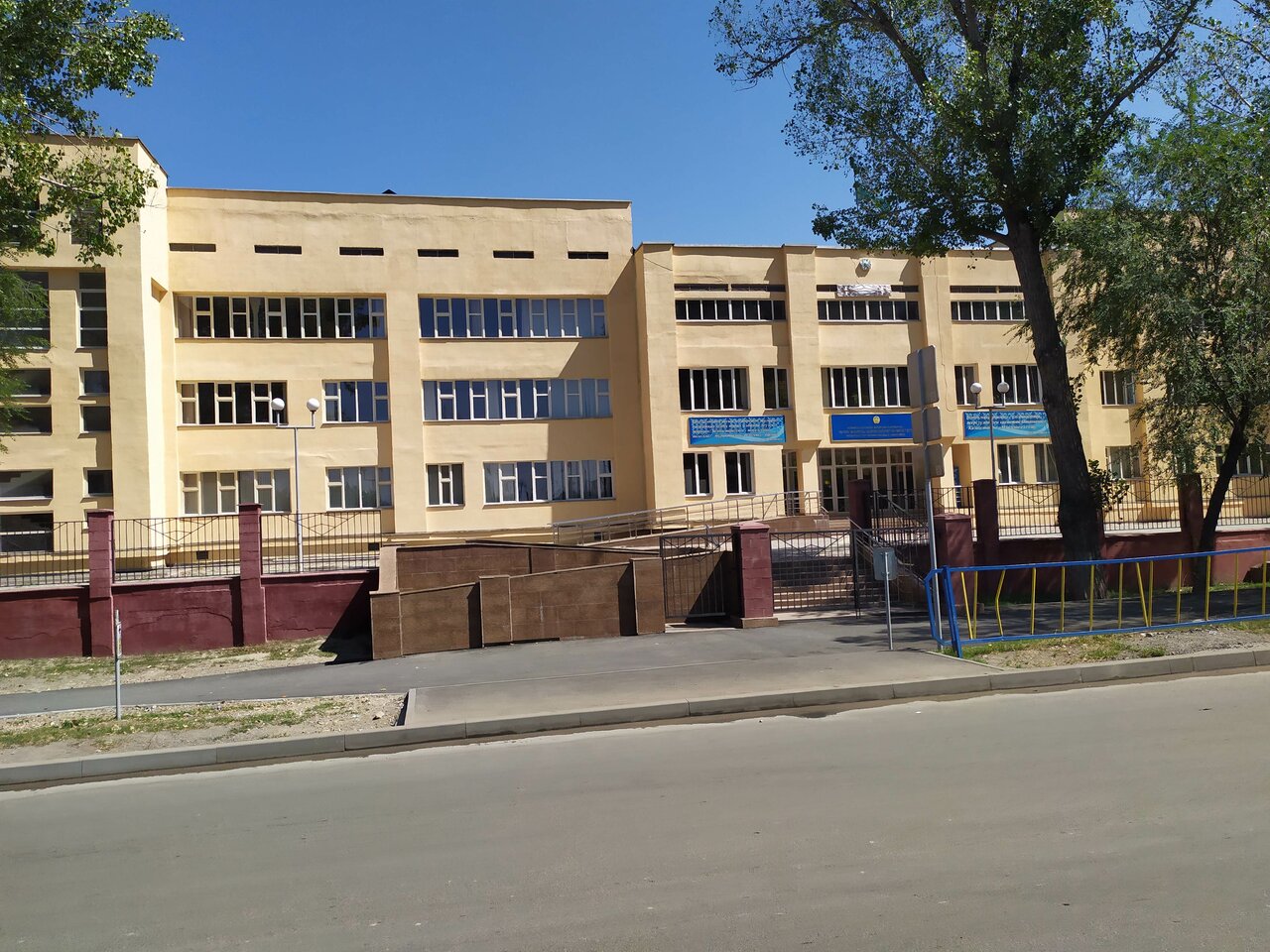 Алматинские школьники смогут учиться в очном режиме с сентября