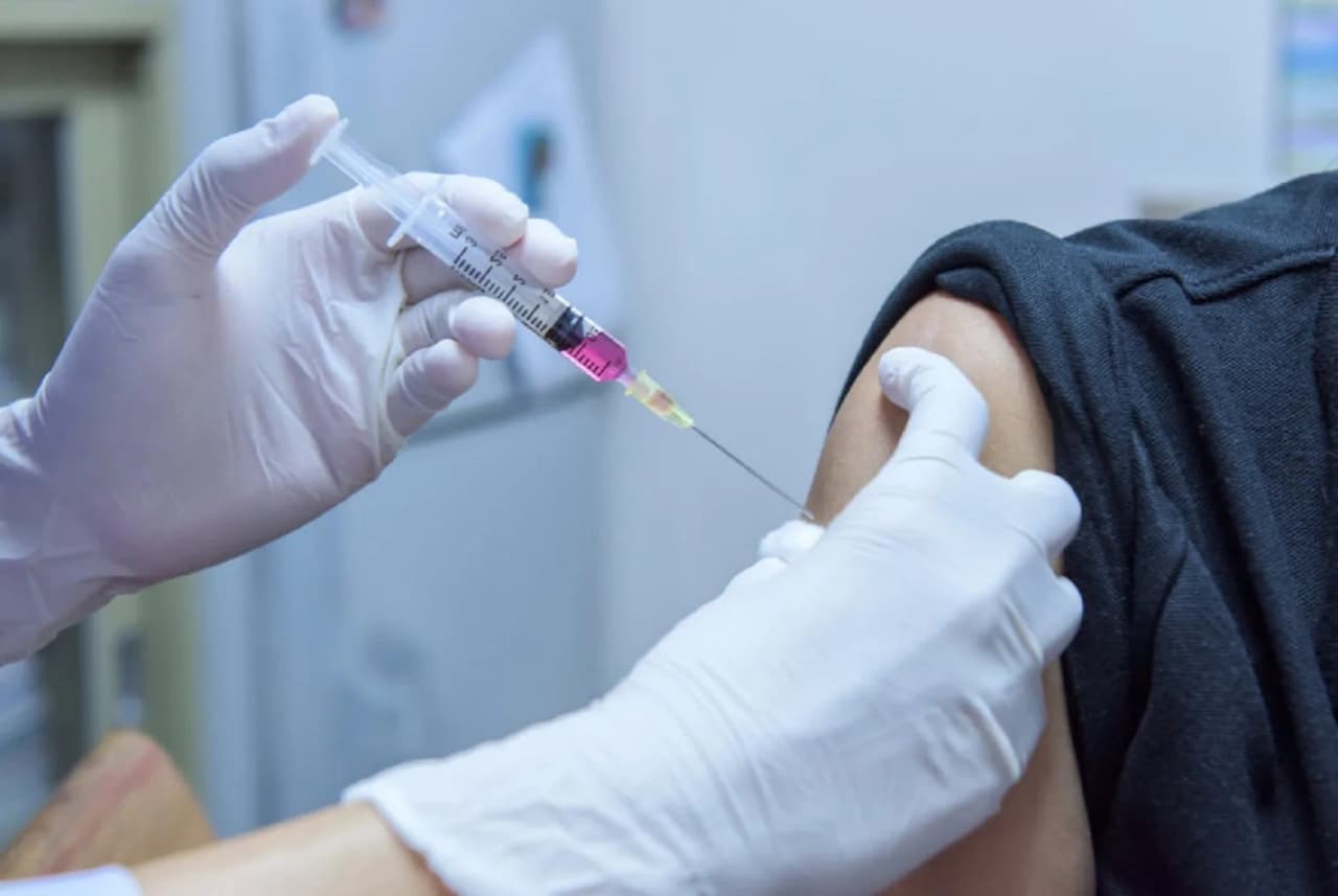 Китайскую вакцину Vero Cell завезли в Казахстан