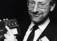 Умер создатель компьютера ZX Spectrum Клайв Синклер