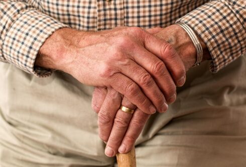 Снижение пенсионного возраста готовы обсудить в правительстве