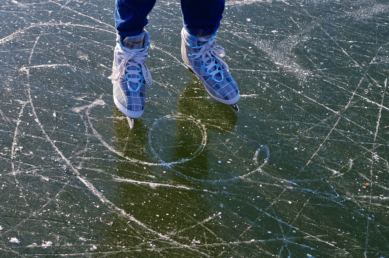 Где можно бесплатно покататься на коньках в Алматы?